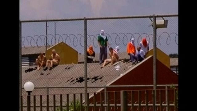 Inmates take officers hostage in Brazil prison riot