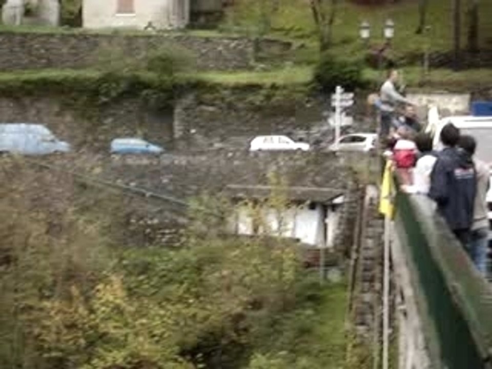 SAUT A L'ELASTIQUE - 3 (arrière)