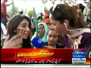 Girl Fatima proposing Imran Khan = Karachi jalsa  2014