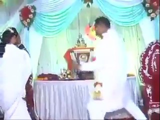 لگتا ہے پہلی بار شادی کی ہے