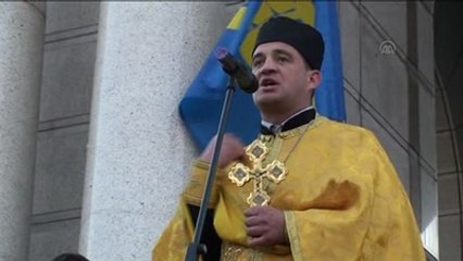 Ukrayna'da Milliyetçiler Parlamentoya Yürüdü