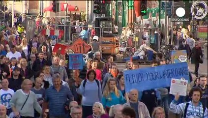 L'Irlande présente un budget de sortie de crise et durcit la fiscalité des entreprises