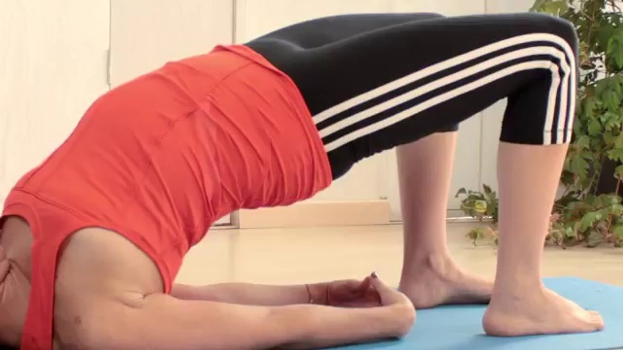 Elimina esos 'gorditos' indeseados de la espalda