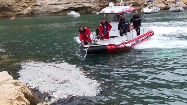 Une vaste pollution à la paraffine dans les calanques de Marseille
