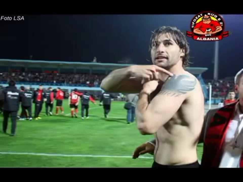 Lorik Cana vs Wesley Sneijder - Fight