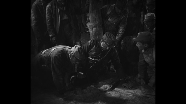Les Croix de Bois - Extrait VF