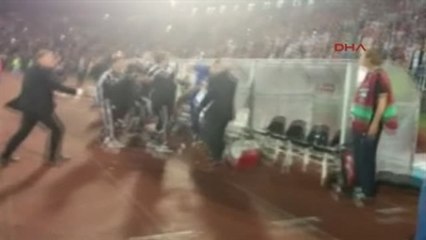 Ek Arnavutluk Bayrağı Açılınca Saha Karıştı, Maç Tatil Edildi