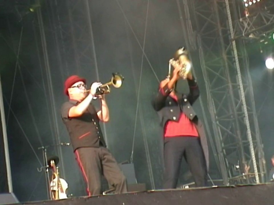 Bernard LAVILLIERS:" Solitaire" -Fête de l'Humanité 2014