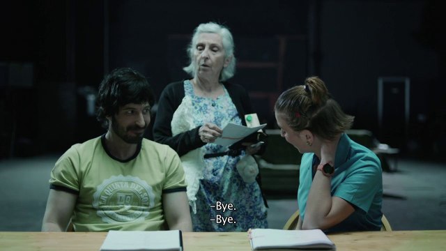 LOS TONTOS Y LOS ESTÚPIDOS de Roberto Castón - bande-annonce VO sous-titrée anglais