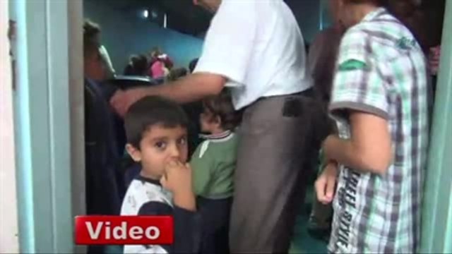 Kobanili Çocukların Ürkek Bakışlarına Çizgi Film Tebessümü