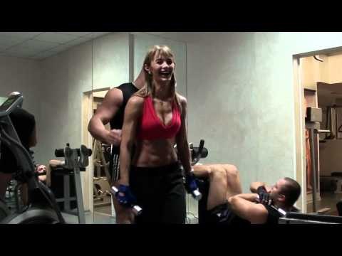 Тренировка мышц в зале - Программа тренировки рук - бицепс и трицепс Часть 3