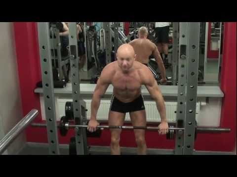 Как накачать спину - № 370. Тяга стоя в наклоне для проработки середины спины