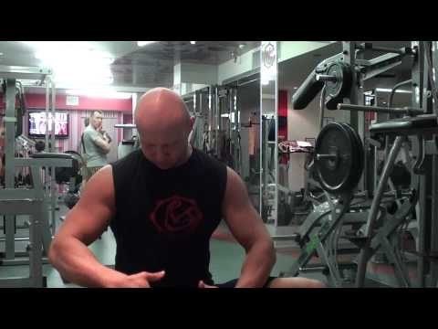 Как накачать широкие плечи - № 305. Задняя дельта на горизонтальном нижнем блоке
