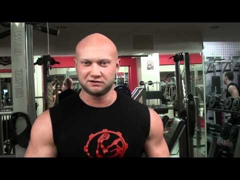 Как накачать грудь - № 299. Жимы гантелей лежа вниз головой. Грудь.