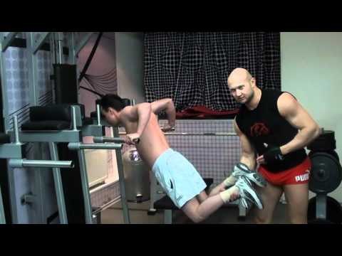 Отжимания на брусьях. Развитие мышц груди. Правильная техника выполнения.