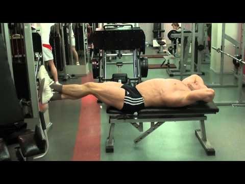 Как накачать пресс в домашних условиях: Двойные скручивания на скамье.