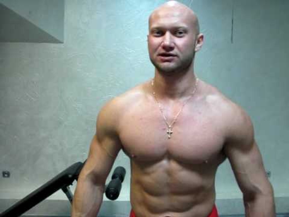 Как накачать ноги и ягодицы - №169. Приседания...
