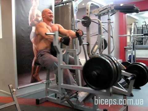 Как накачать спину - №41. Тяга 1 рукой на тренажере Хаммер