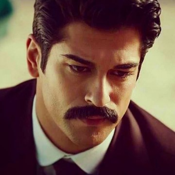 Burak Özçivit'in Yeni İmajı Sosyal Medyayı Salladı