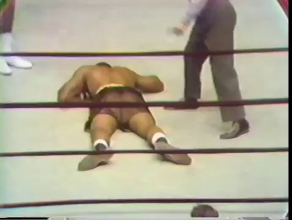 Muhammad Ali VS Zora Folley (Madison Square Garden, New York, New York, USA, 1967-03-22)