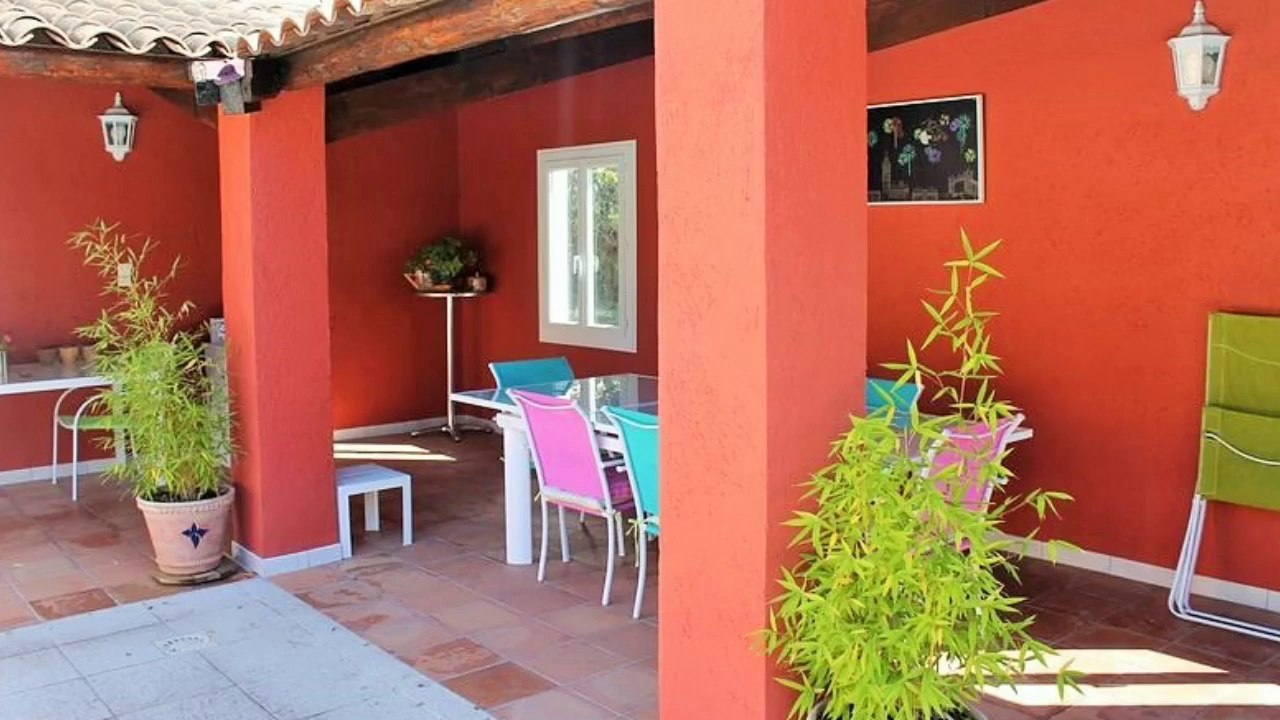 Villa haut de gamme à vendre dans le LUBERON sur www.espritsudest.com