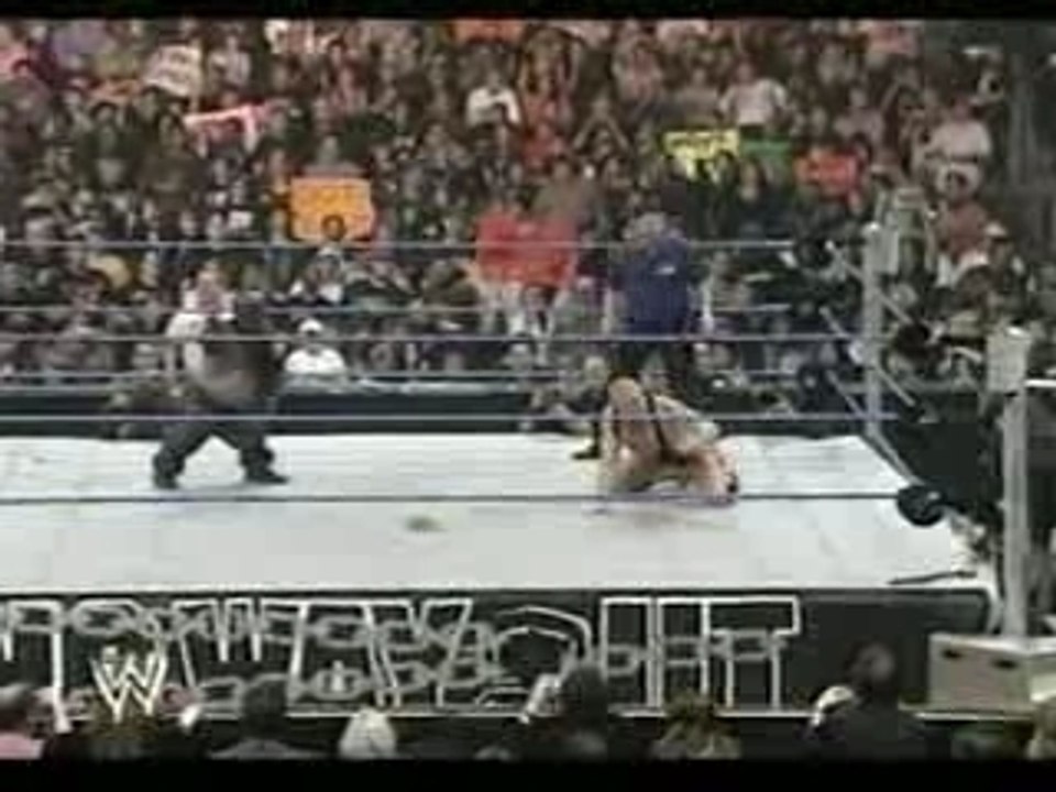 Finlay And Hornswoggle Vs Boogeyman And Little Boogeyman