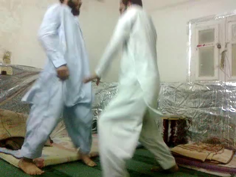 pathan molvi enjoying dance