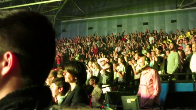 Pharrell Williams chante et fait chanter la Marseillaise au Zenith de Paris