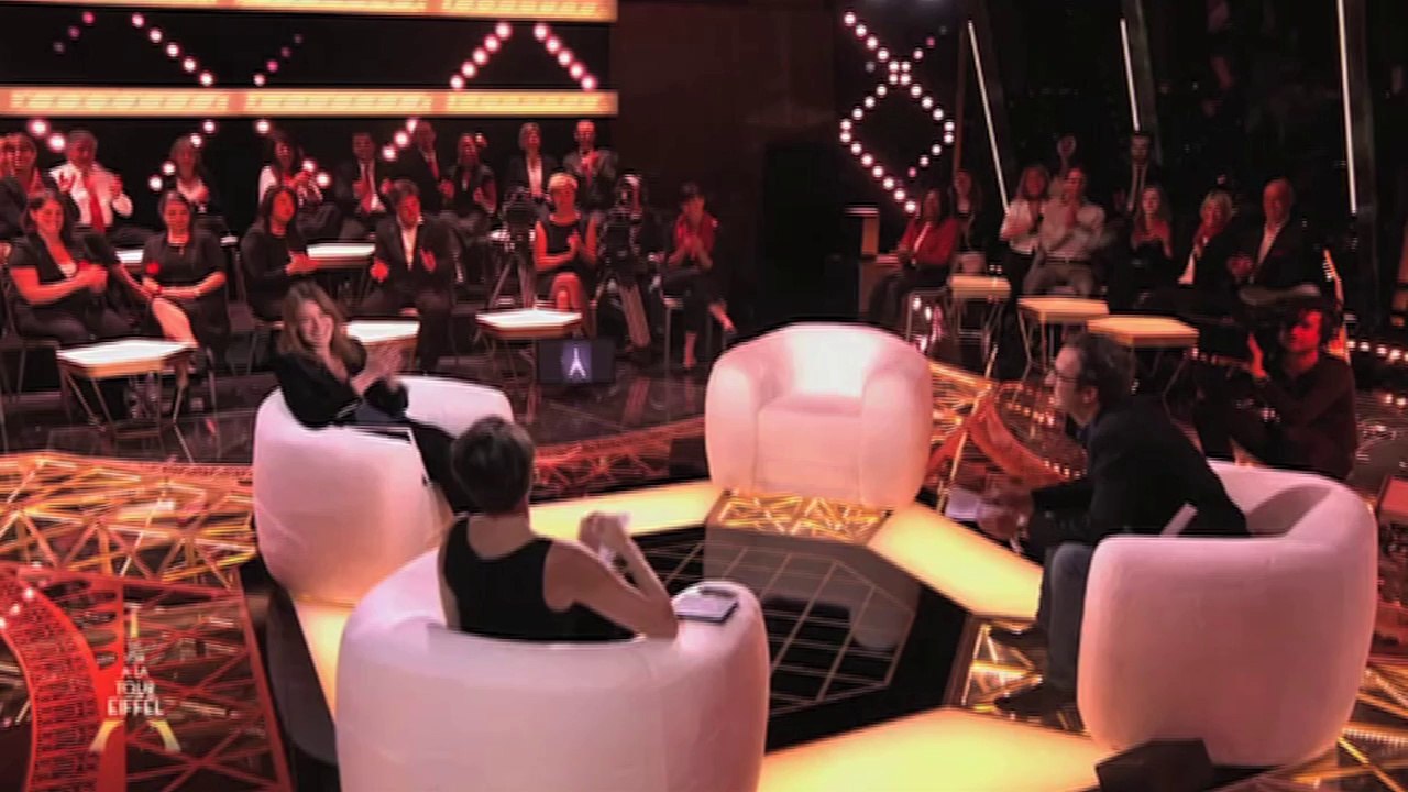 Cyrille Eldin face à Carla Bruni-Sarkozy dans 'Un soir à la Tour Eiffel'