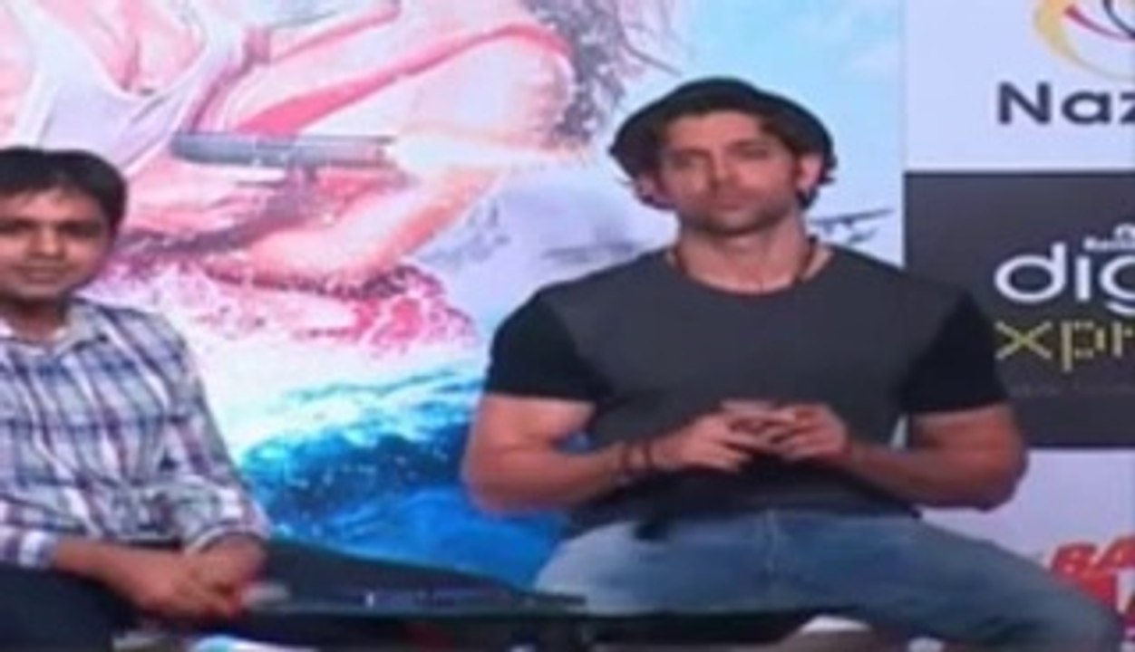 Hrithik Roshan Makes FUN Of Aamir Khan's PK Poster