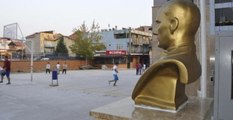 İzmit'te Bir İmam Hatip Ortaokulu'nda Atatürk Büstüne Saldırı