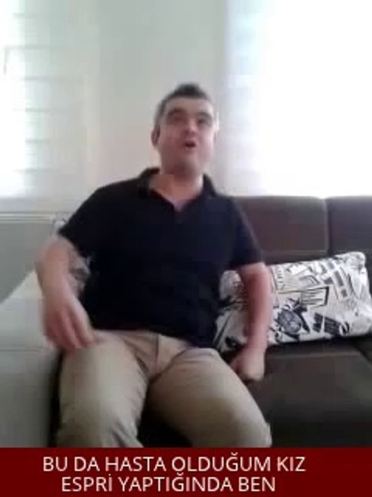 Kızlar ve erkekler espri yaparken ben