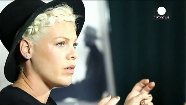 «پینک» آلبوم جدید را با نام واقعی خود روانه بازار کرد