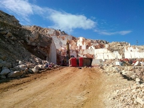 İşçileri Taşıyan Kamyonet Uçuruma Yuvarlandı: 4 Ölü, 11 Yaralı