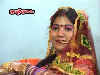 बुन्देली लोकगीत / पनिया की डोर खेचत मरोर / चन्द्रभूषण पाठक