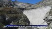 Une femelle bouquetin sur les pentes du barrage du Cingino en Italie