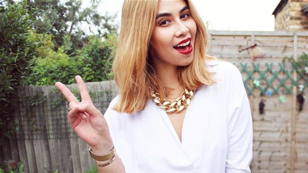 Tara's OOTD: Bomber, White Shirt And Leather Trousers