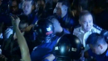 Night clashes in Hong Kong