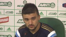 Lateral do Palmeiras revela tema da conversa antes do treino
