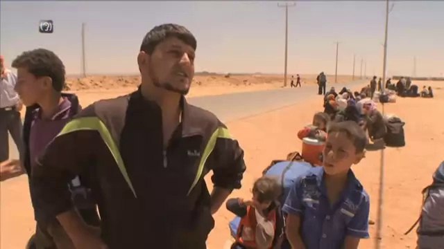 TV3 - A les 22.00 - Diumenge, Èxodes , a 30 minuts