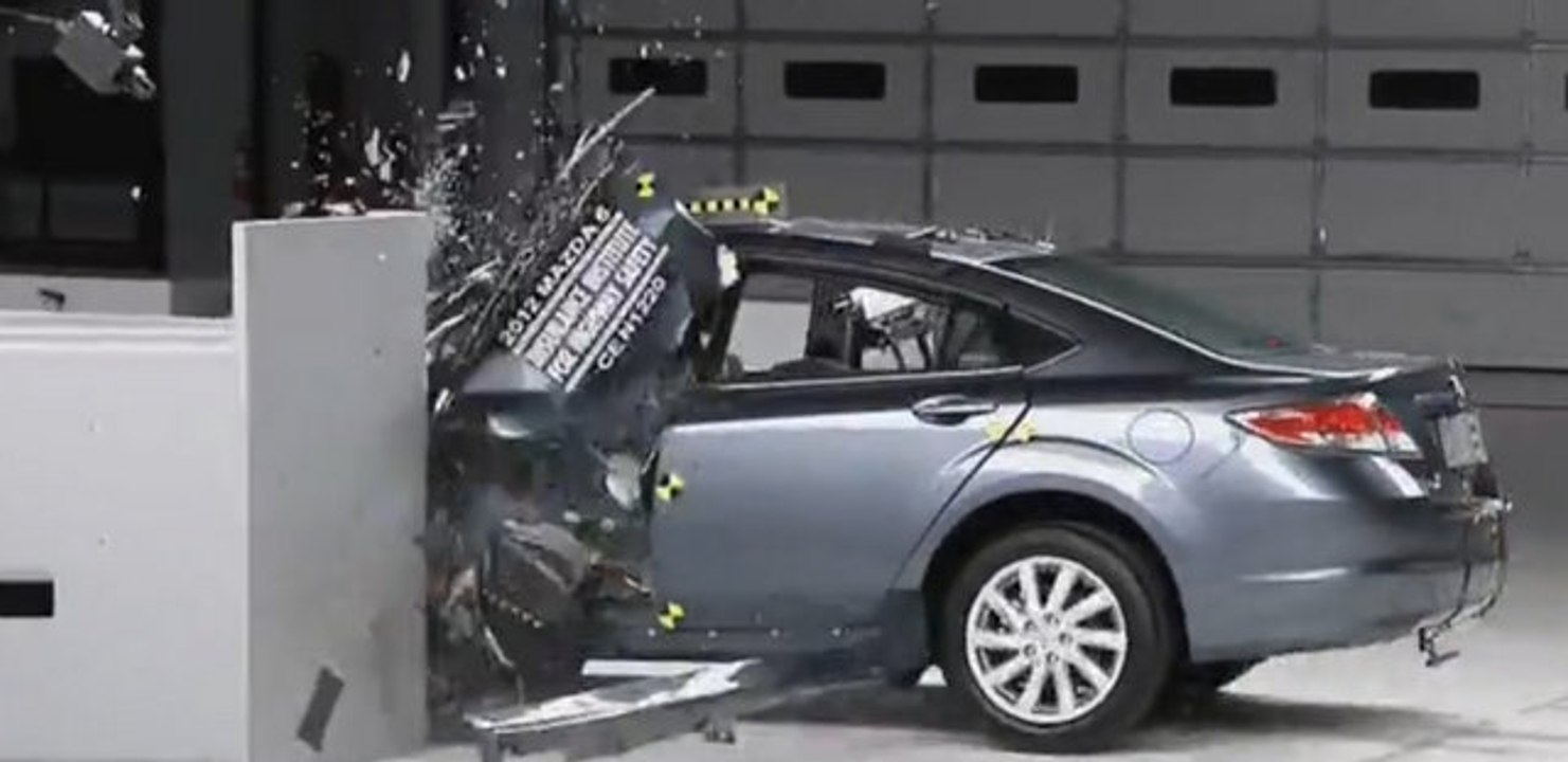 Mazda 6 - Dar alanlı çarpışma testi