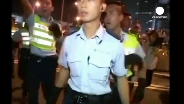 هنگ کنگ؛ درگیری پلیس با معترضان در مقابل مقر دولت محلی