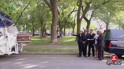 Çöp Kamyonu İle Tabut Taşımak