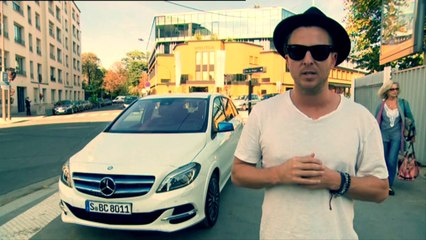 Probefahrt: One Republic Sägner Ryan Tedder testet die B-Klasse