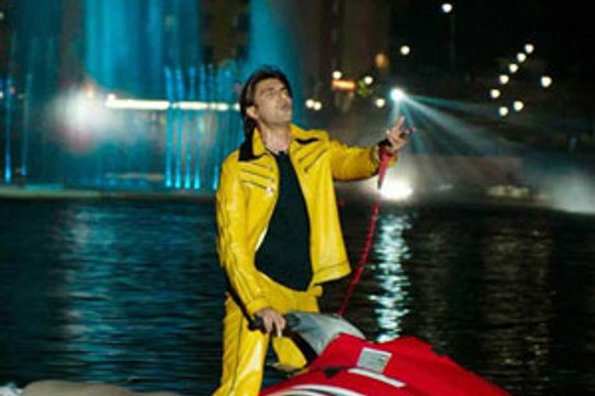 Shocking: Ranveer takes his pants off