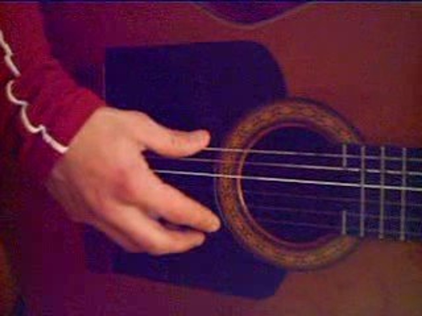 Gitan tonio donne un cour de guitare - Vidéo Dailymotion