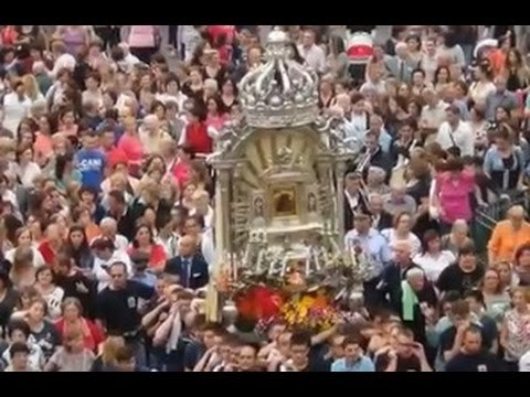 Aversa (CE) - Madonna di Casaluce, passaggio del Simulacro (15.10.14)