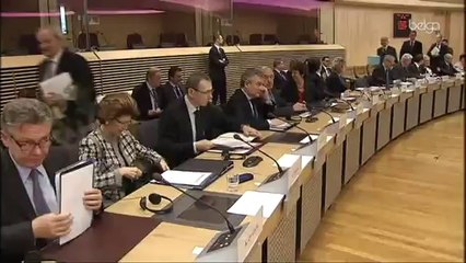 Poutine ironise sur la situation belge