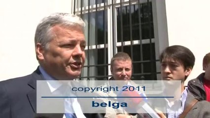 Crise: il faut de vraies négociations (Reynders)