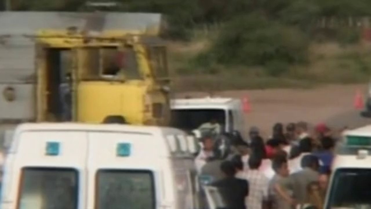 Argentine: tragique collision entre un bus et un train